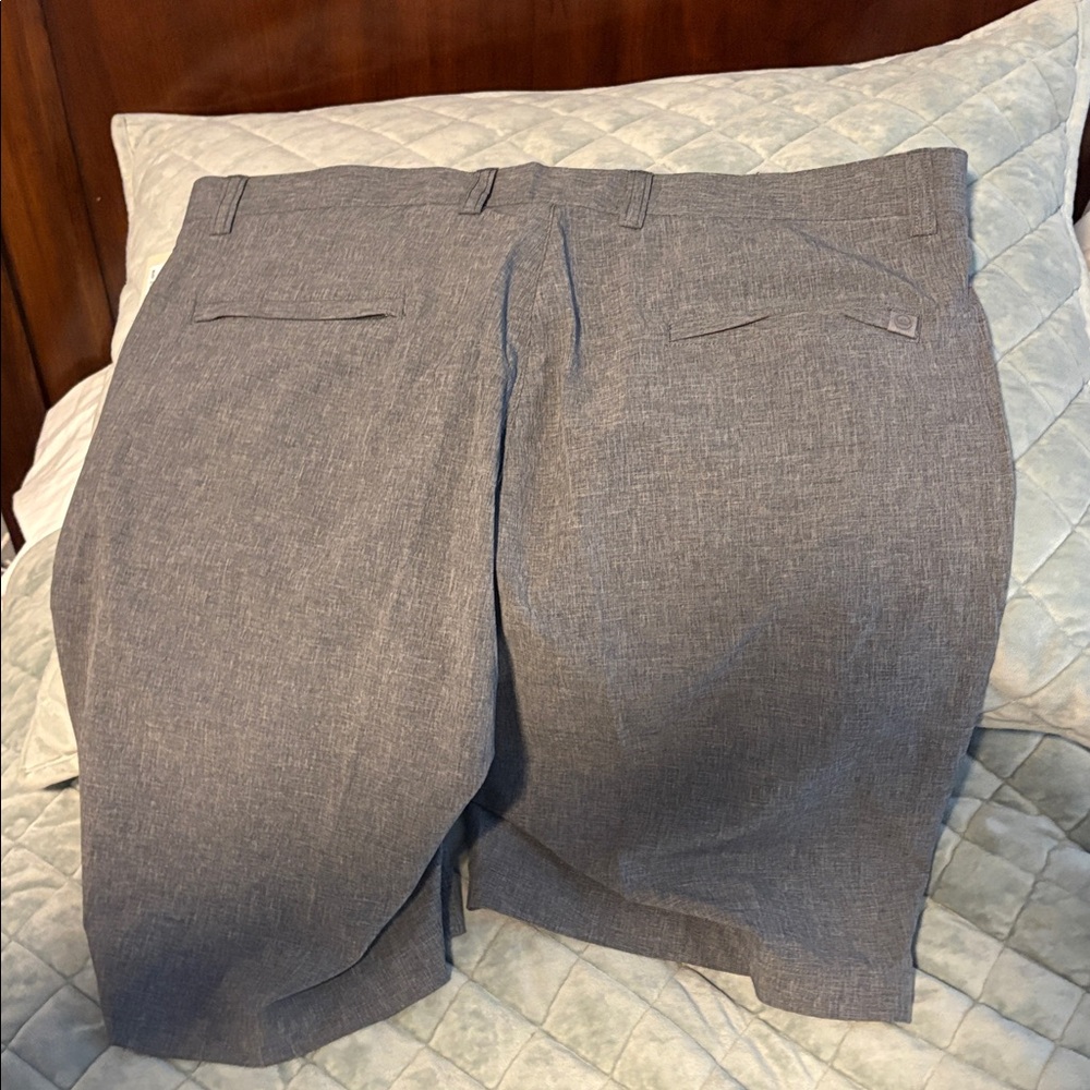 Peter Millar Crown Sport short - Picture 3 of 3